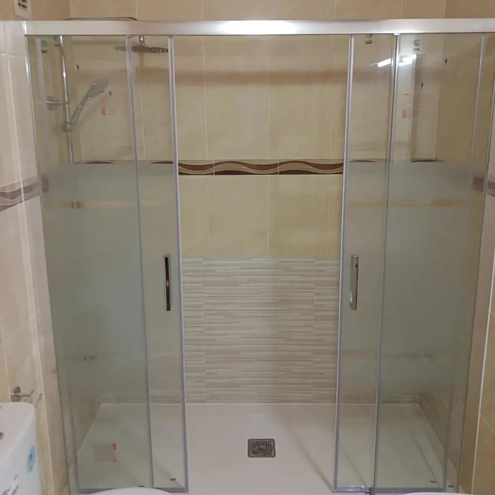 Bañera cambiada por pie de ducha en Castellón